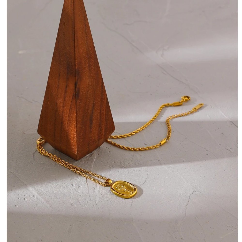 New 18K Gold Plated Oval Sunflower Pendant Necklace - Picture 6 of 7